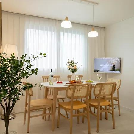 Lemontree House Apartment